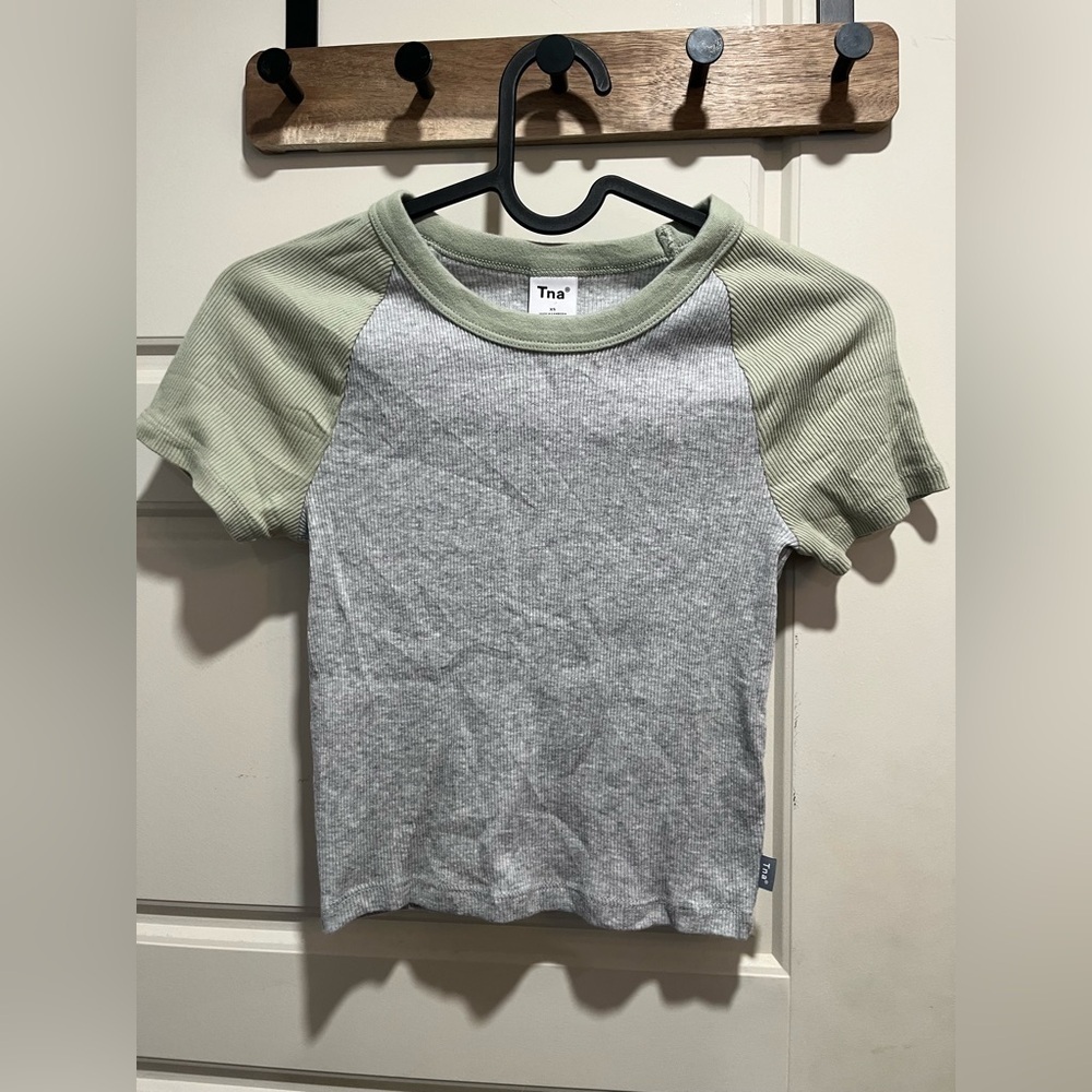 Tna tee